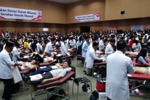 Gerakan Donor Darah Massal Pecahkan Rekor MURI